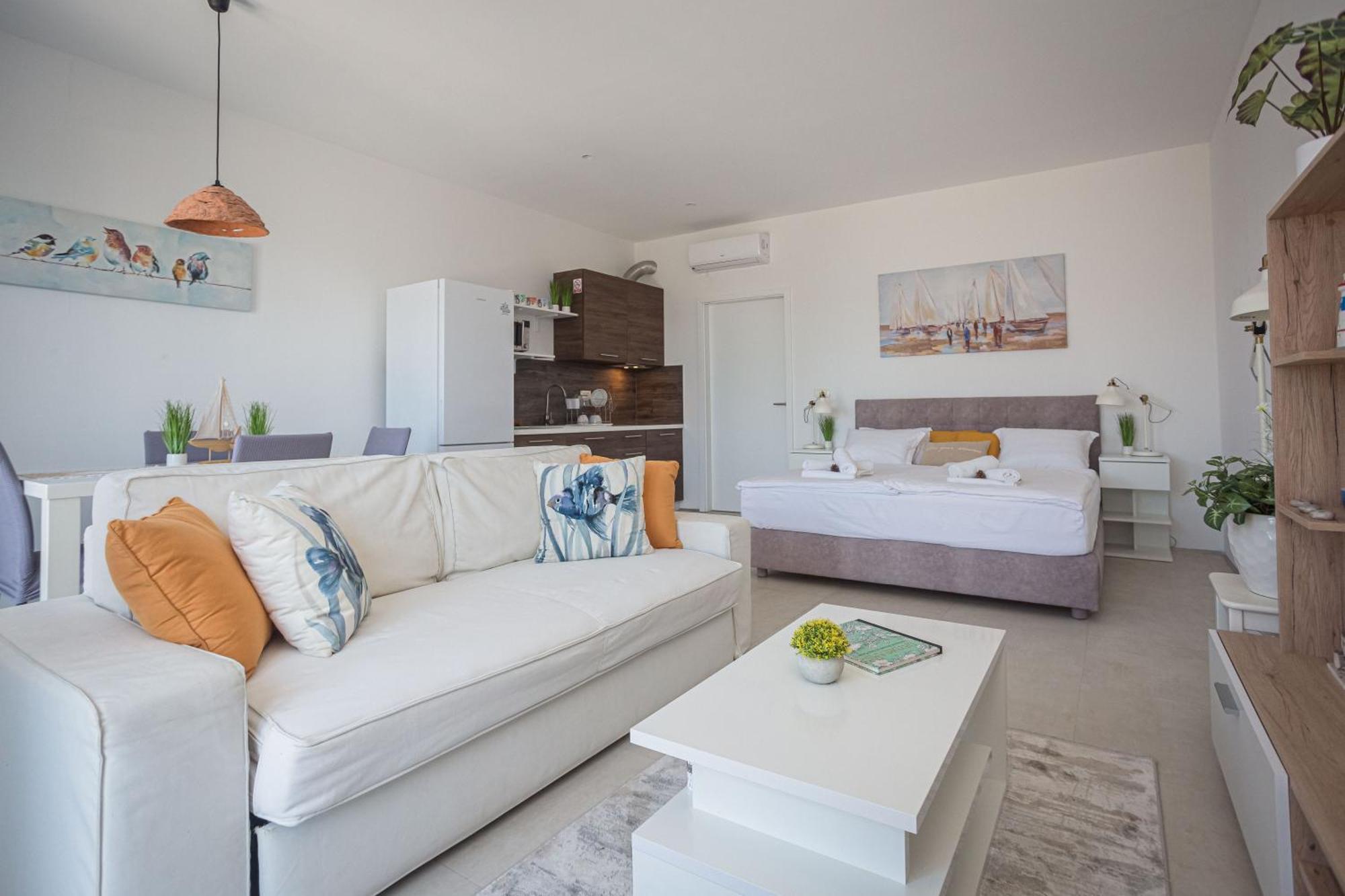 Villa Jolara With Heated Pool Міміце Екстер'єр фото
